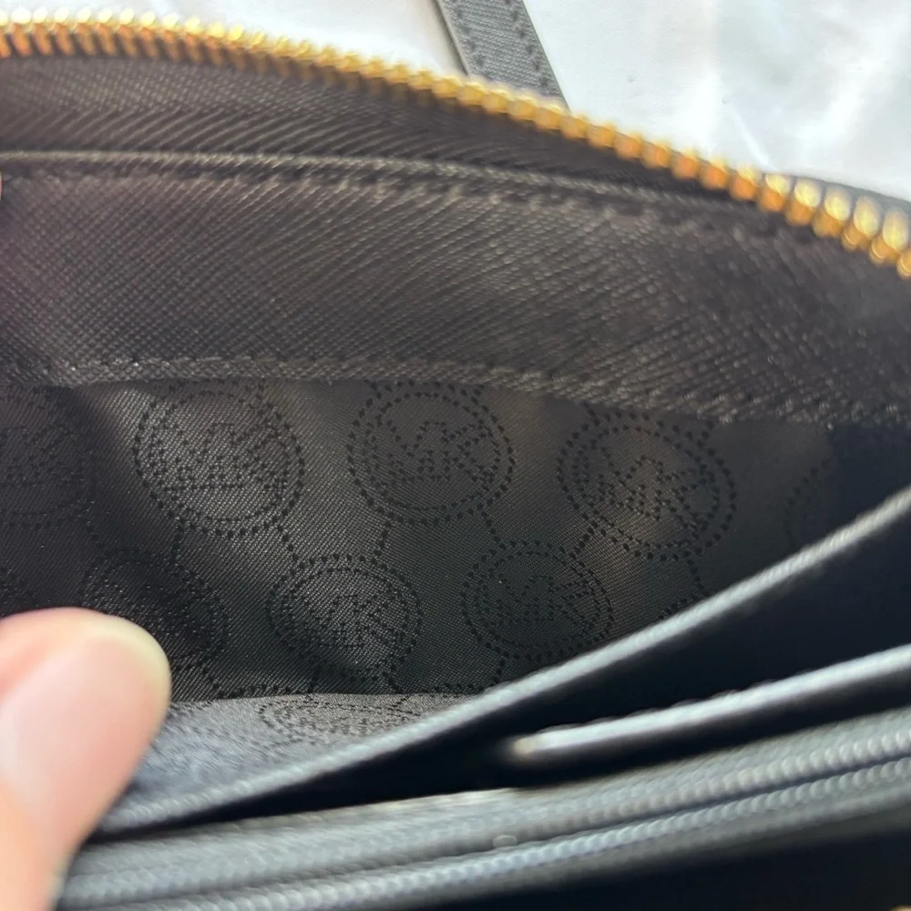 Michael Kors Black Wristlet‎ Wallet - Picture 7 of 9